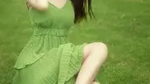 谢杏芳携子旅行，佩戴价值40万手表引关注