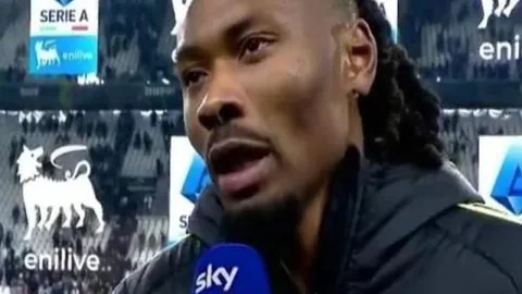 申花中超第二轮2-0战胜海港，巴索戈立功杨旭终结进球荒